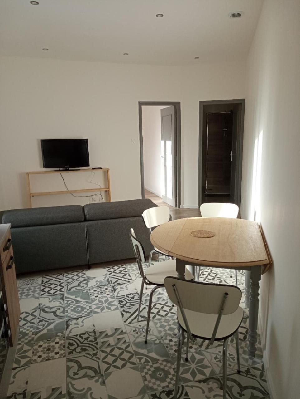 Appart Proche Toutes Commodites Souvigny Exterior foto